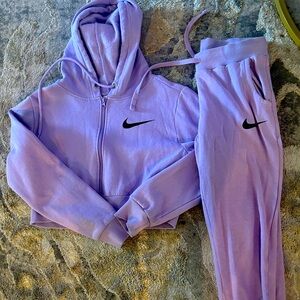 Purple size medium sweatsuit